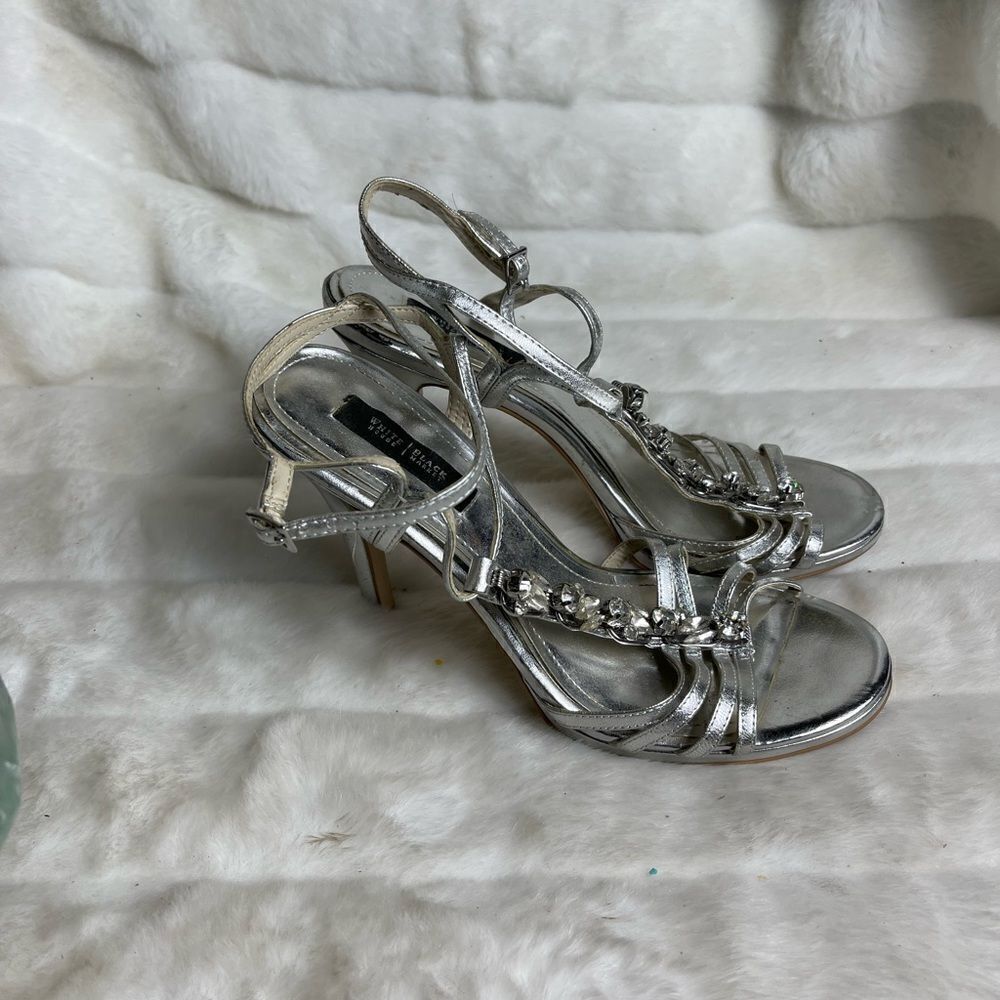 White House Black Market metallic silver straps sandals with jewels accent SZ9.5
